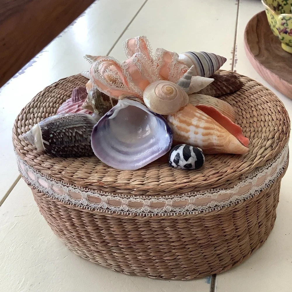 Vintage Seagrass Seashell Lidded Basket